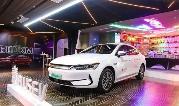比亞迪秦plus ev純電動(dòng)版網(wǎng)約車