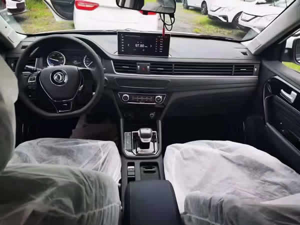 廣州t3出行租車網(wǎng)約車東風(fēng)S50