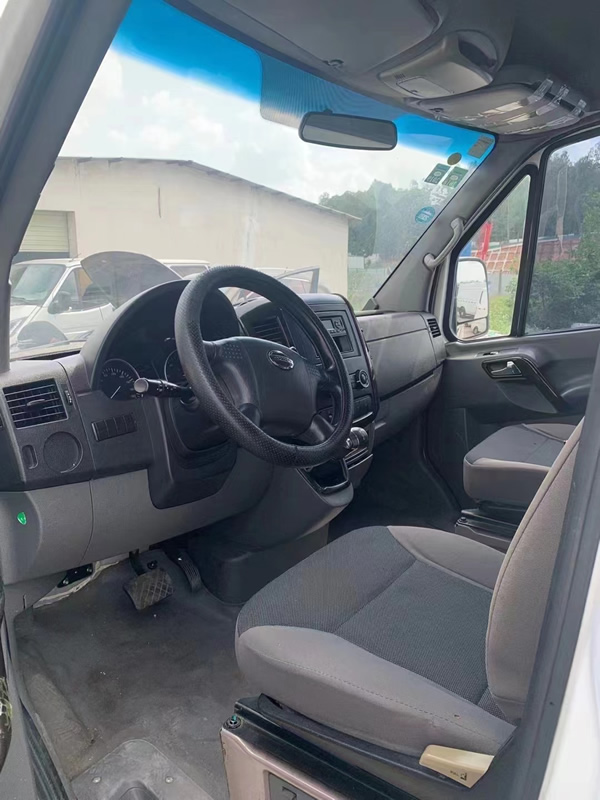 上汽大通ev80電動(dòng)貨車