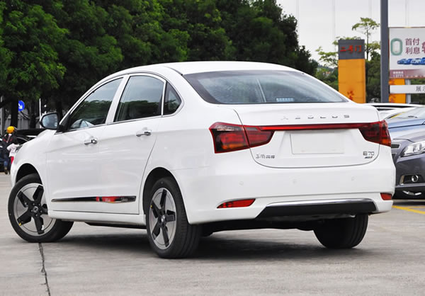 廣州滳滳租車東風E70網(wǎng)約車