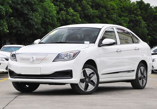 廣州t3出行車型東風(fēng)神風(fēng)E70租車