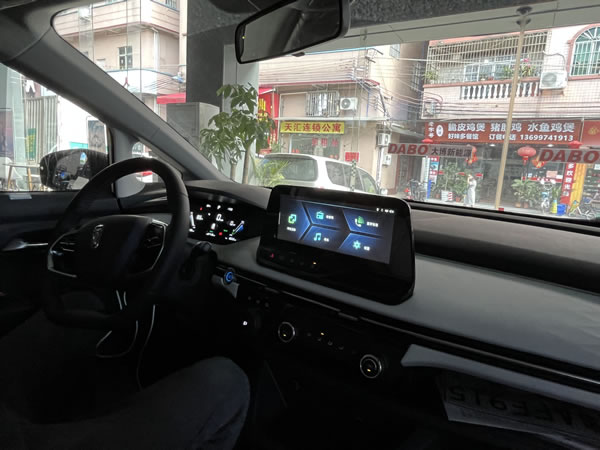 廣州一汽奔騰NAT網(wǎng)約車
