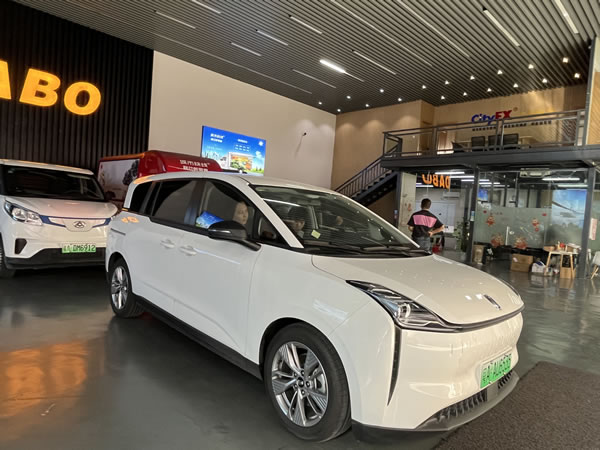 廣州一汽奔騰NAT網(wǎng)約車