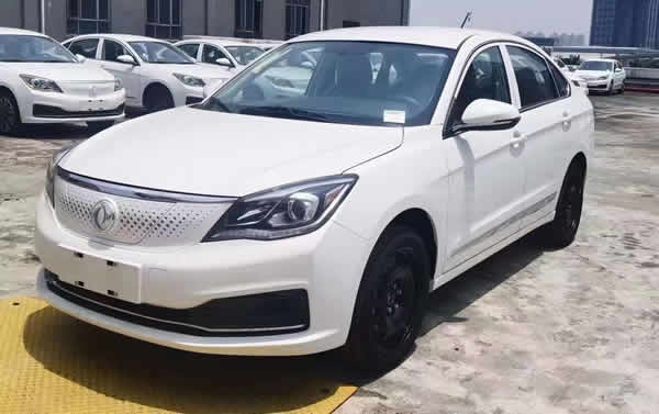 廣州網(wǎng)約車租車東風(fēng)風(fēng)神E70
