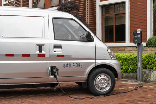 上汽通用五菱榮光面包車ev新能源