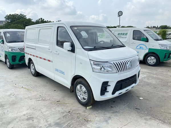 廣州長安EM60新能源面包車租車