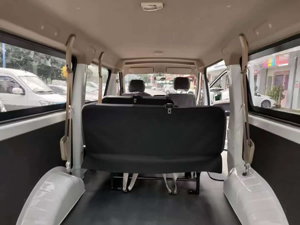 廣州客運(yùn)版新能源面包車6方低至888首付提車