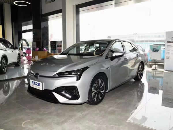 廣州滴滴租車線上新車廣汽魅580月租4200元