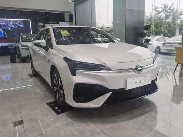 廣州滴滴租車線上新車廣汽魅580月租4200元