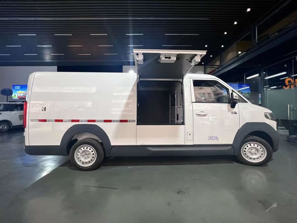 廣州智藍(lán)精靈E7新能源物流高端車型以租代購