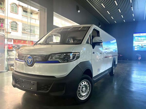 廣州智藍(lán)精靈E7新能源物流高端車型以租代購