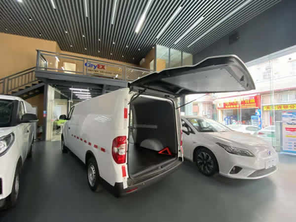 廣州二手小貨車轉(zhuǎn)讓面包車交易市場(chǎng)門店