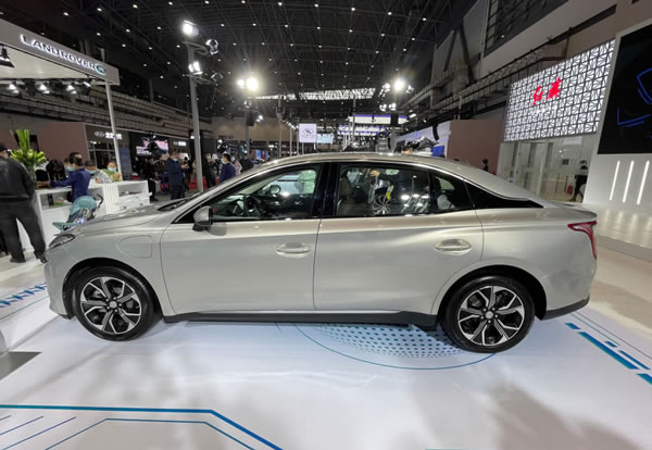 紅旗EQM5 網(wǎng)約車專車車型