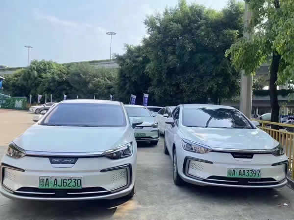 廣州次新北汽新款網(wǎng)約車租金低至3000多