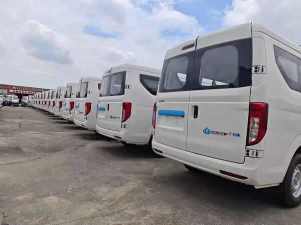 廣州長安跨越星V7EV客運版面包車出租